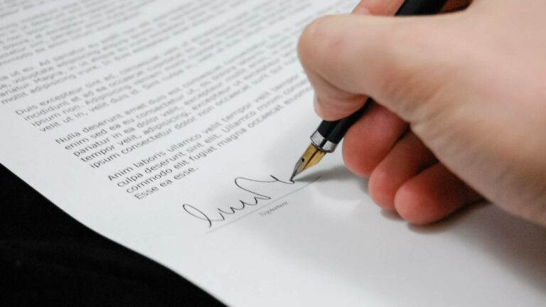 Pourquoi-officier-d-etat-civil-doit-signer-avec-nom-et-prenom